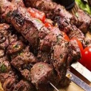 کباب بره خوشمزه فرانسوی با لیمو و سیر