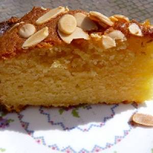 طرز تهیه کیک بادام و گلابی خوشمزه