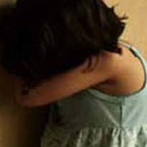 کودک آزار دیده را بشناسیم