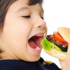 آموزش ساده ترین راه برای پیشگیری از چاقی در کودکان